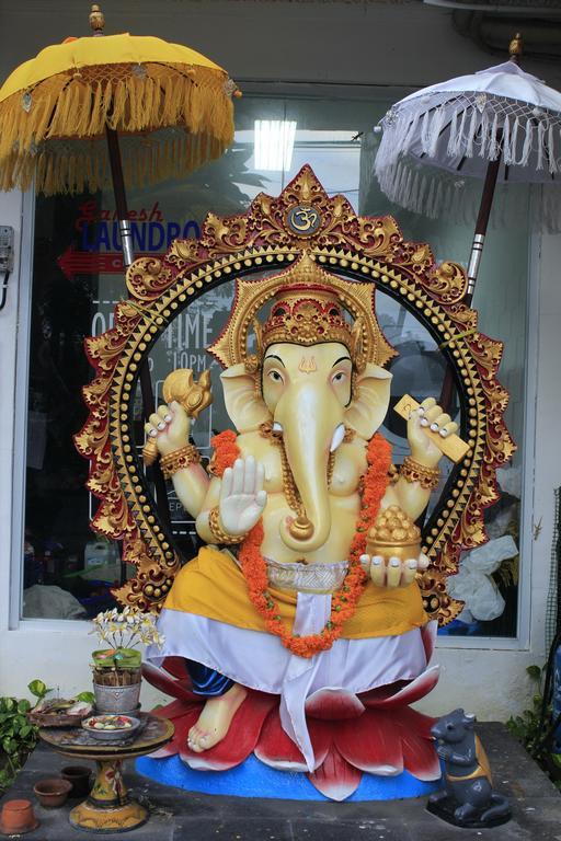 ホテル Puri Ganesh レギャン エクステリア 写真